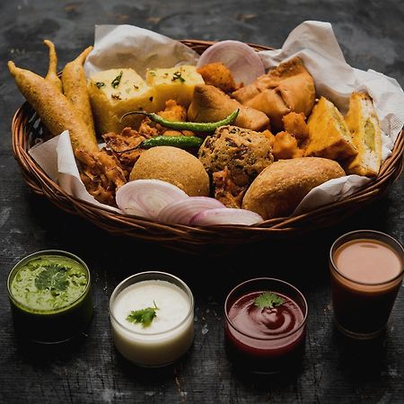 Oyo Hotel Rajshree Akolia Kültér fotó