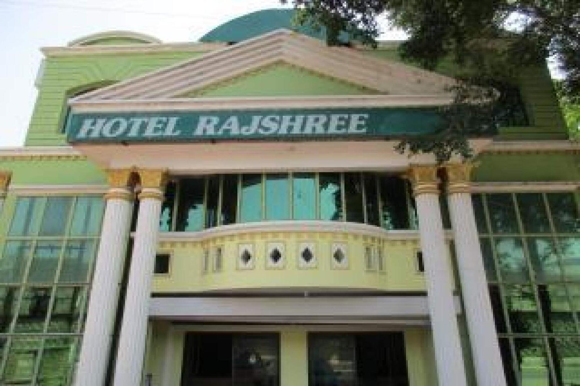 Oyo Hotel Rajshree Akolia Kültér fotó